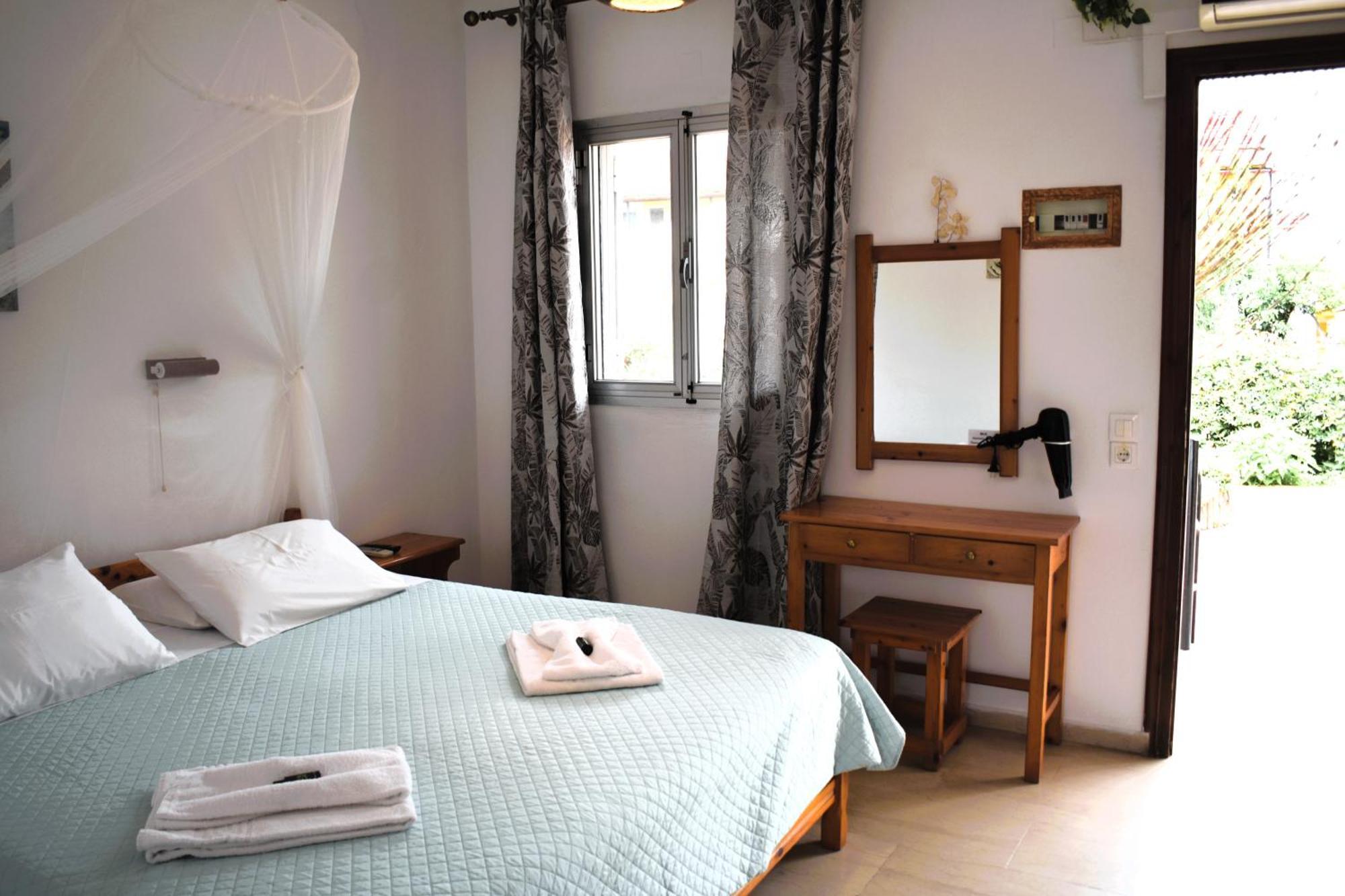 Kostas Apartments & Studios Айос-Єорйос-Пагон Екстер'єр фото